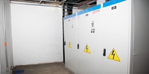 Asesorías en sistemas de potencia y control